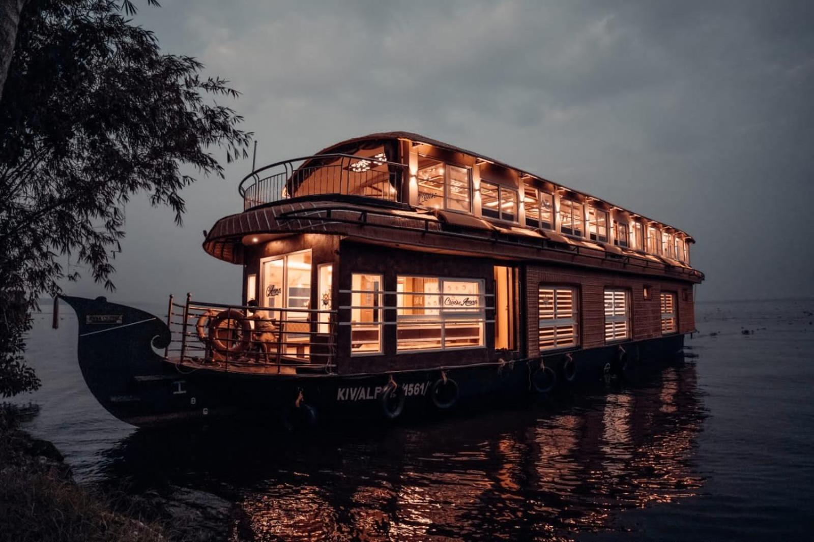 فندق كوزي هاوس بوت Alappuzha المظهر الخارجي الصورة