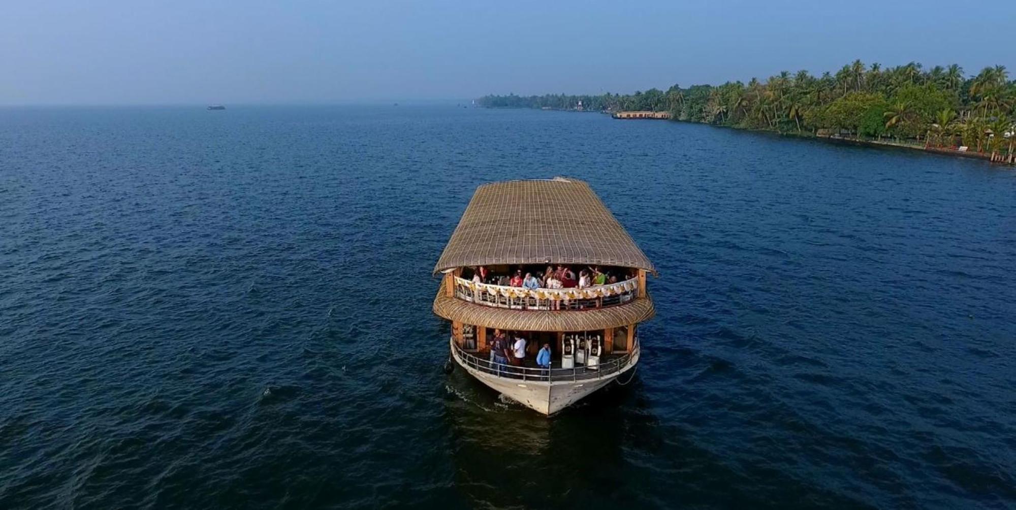 فندق كوزي هاوس بوت Alappuzha المظهر الخارجي الصورة